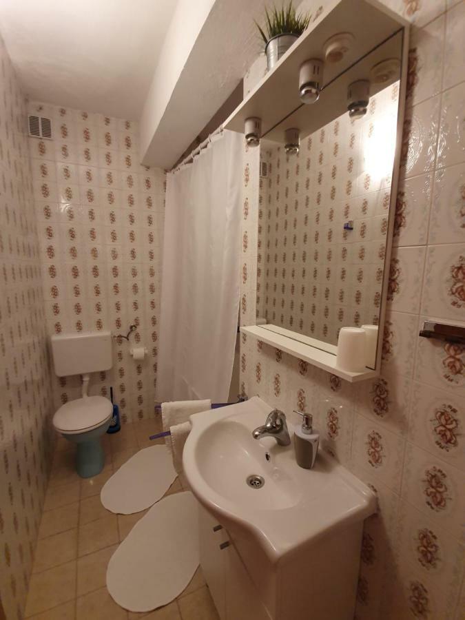 Apartmani Renata Brela Εξωτερικό φωτογραφία